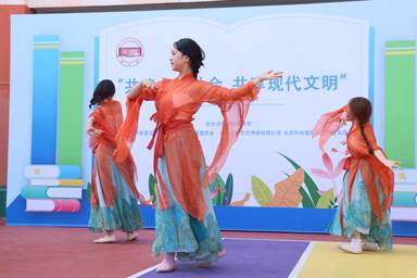 1726884007630521.jpg 金年会jinnianhuicom大学生艺术团歌舞表演.jpg